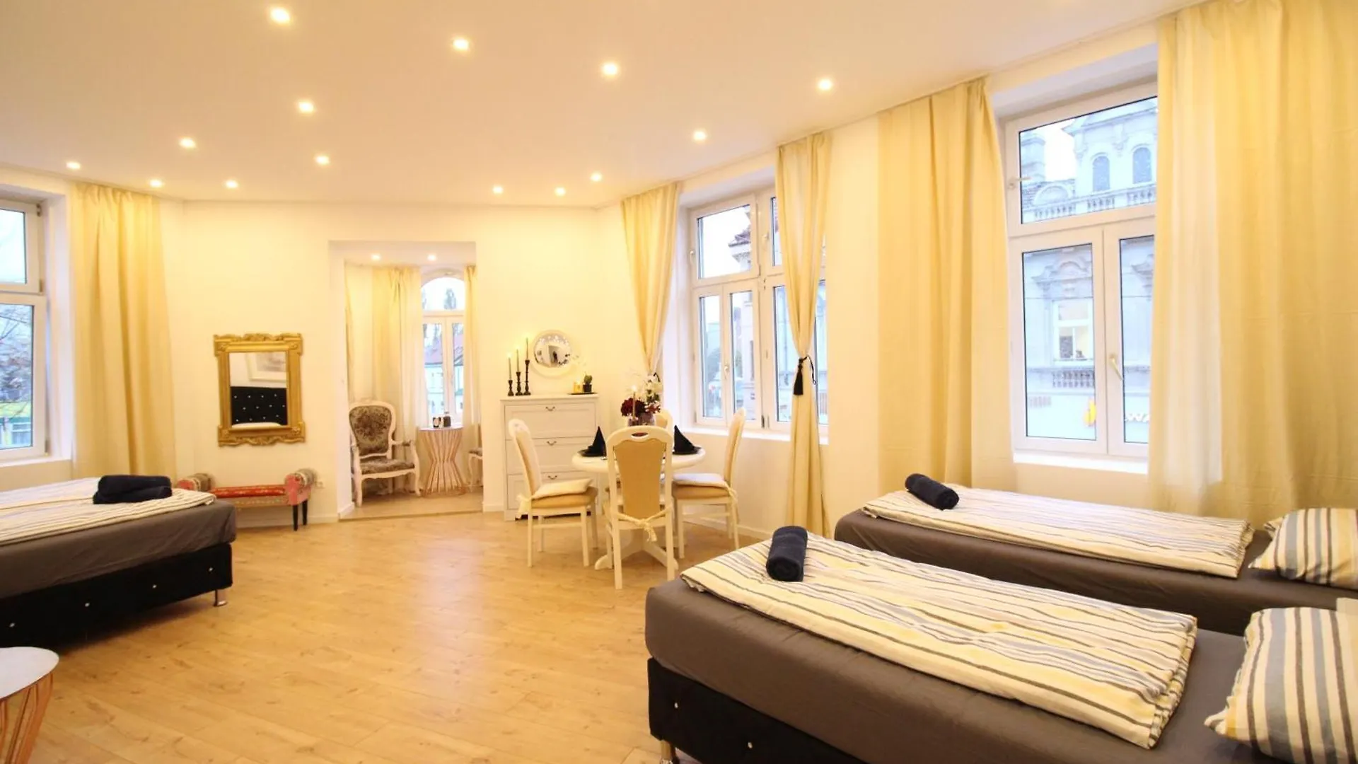 Comfortable Accommodations In The Alterlaa Area Lv4 Vienna Alloggio in famiglia