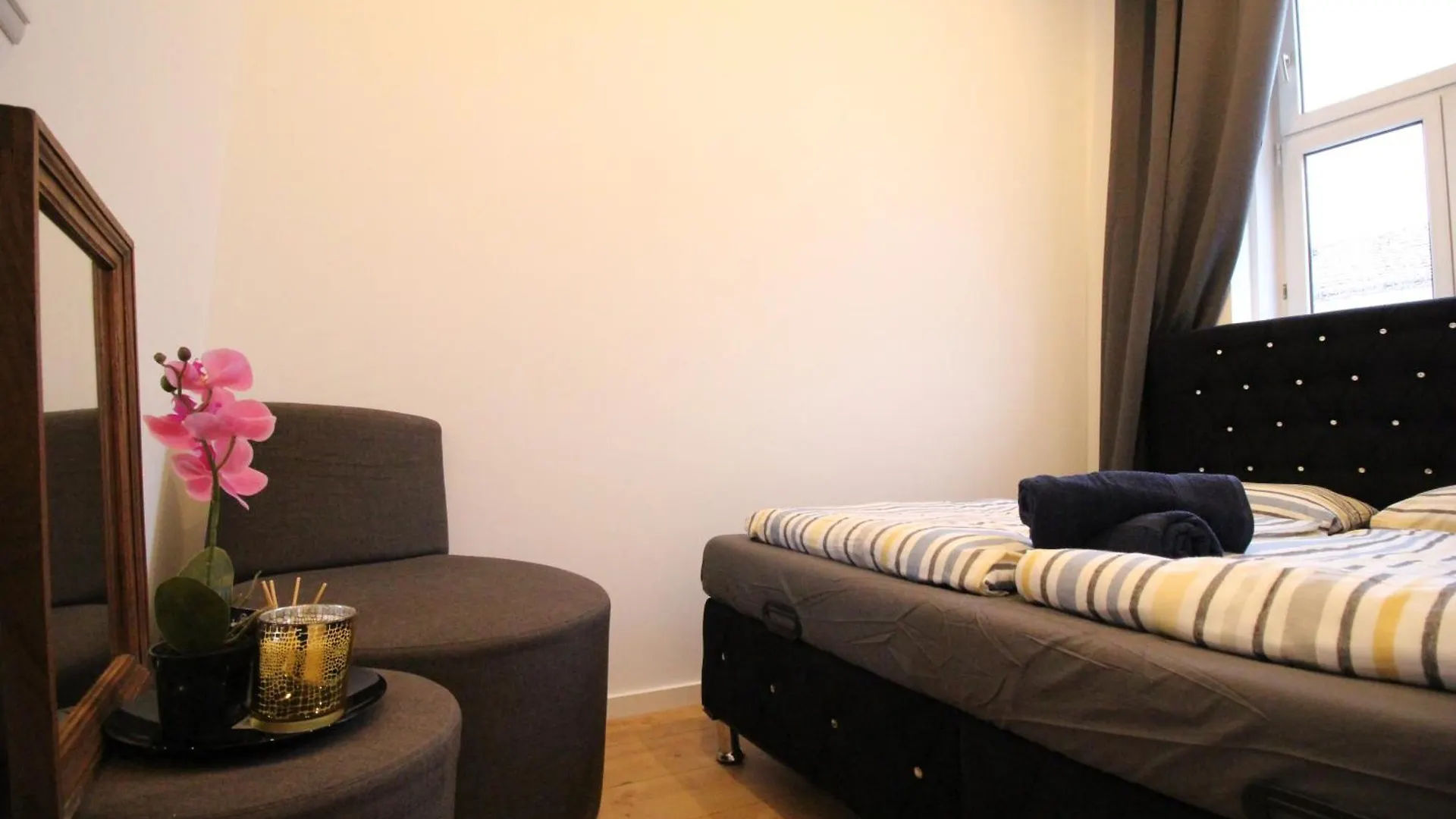 Comfortable Accommodations In The Alterlaa Area Lv4 Vienna 0*,
