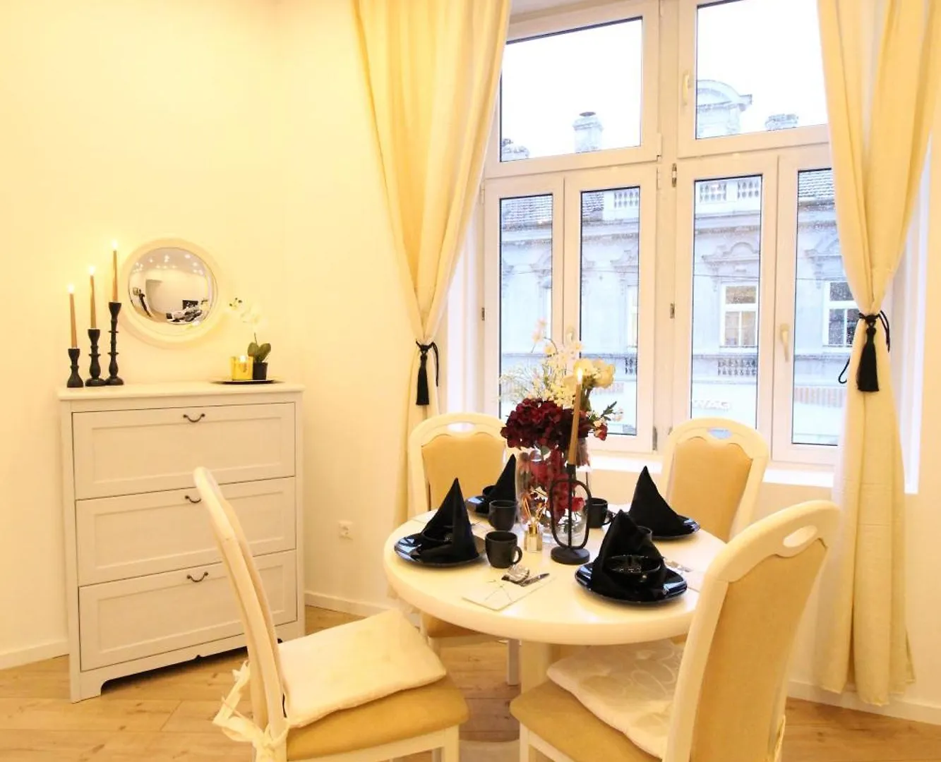 Comfortable Accommodations In The Alterlaa Area Lv4 Vienna Alloggio in famiglia